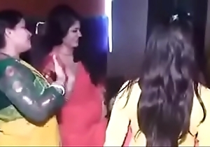 bangladeshi sexy bhabi dance integument