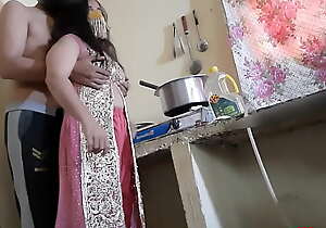 Indian cooking in kitchen and fucked by stepbrother, seeming hindi audio
