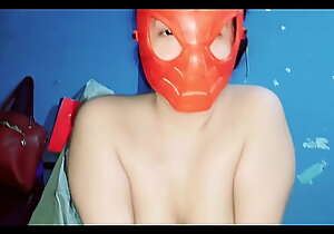 Cumplí el ficher de mi primo use benumbed  mascara de Spiderman y  me deje follar y no me aguanto mi coño y se vino en segundos