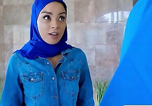 Petite muslim girl gets twat fucked by yoke dopey movers