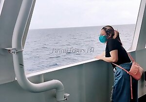 Ipinutok nya sa loob, Pinay hard fucked with strangers in Release ships bothy