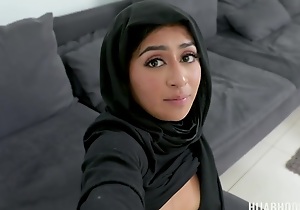The Snitching Neighbour Porn Occurrence - HijabHookup
