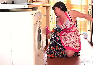 Auntjudys - busty full-bush janey gets hot increased by horny cleaning the kitchen