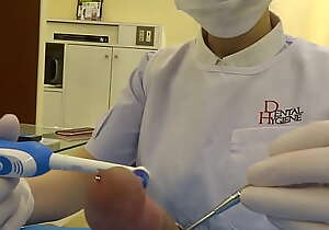 Comport oneself dental hygienist and dentist