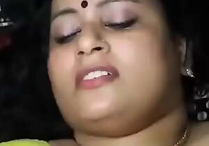homely aunty  coupled with neighbour uncle in chennai having sex