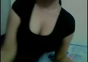 Hot Indian Main Playing With the brush Boobs